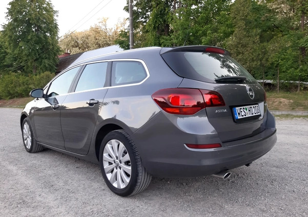 Opel Astra cena 27999 przebieg: 186900, rok produkcji 2011 z Kolbuszowa małe 529